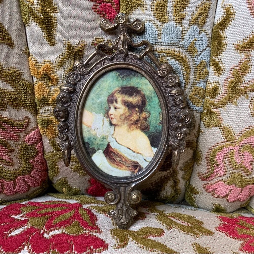 Vintage petite gold framed photo and frame!